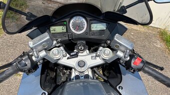 Honda VFR800 - 11