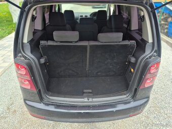 Predám náhradné diely na Volkswagen Touran facelift2007-2013 - 11