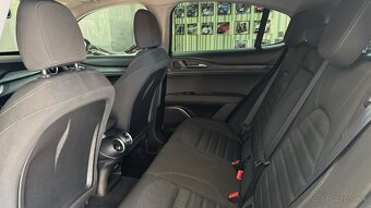 Alfa Romeo Stelvio 2.2 JTD A/T - 11