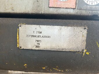 New Holland E215B - 11