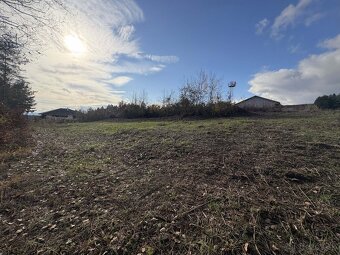 🌞 Slnečný pozemok pri lese – maximum súkromia v Badíne - 11