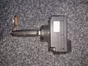 Tlačidlá, kastlík, reproduktory vW Touareg 7l - 11