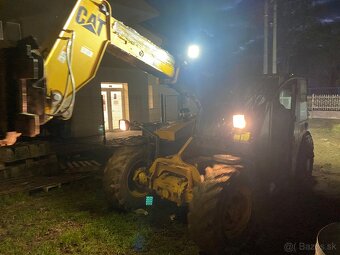 Manipulátor Caterpillar TH210 - 11
