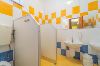 ATYPICKÝ RD NA HLAVNOM ŤAHU - VHODNÝ NA PODNIKANIE - 11
