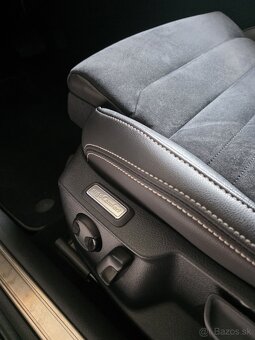 Volkswagen Passat Variant 2.0 TDI EVO Elegance DSG - 11
