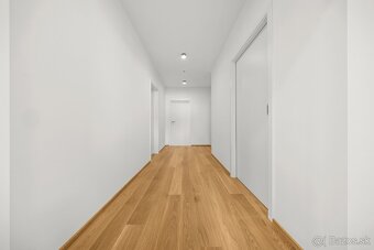 Predaj 4 izb. bytu v Cubicone, parking, pivnica, loggia - 11