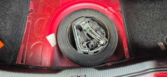 VW Golf 1,6 benzín 77 kw - 11