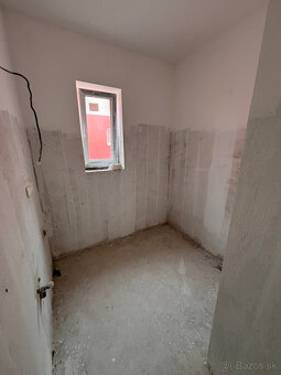 SENEC - EXKLUZÍVNE NA PREDAJ 3 izbový byt s vlastným kúrením - 11