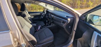 Toyota Corolla 1.4 Diesel, Zlata 2015+navigacia+2x komplety - 11