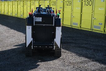 Vmeng Spartan SS1950 mininakladač - 11