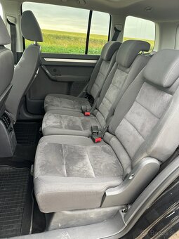 Volkswagen Touran Highline 2.0 CR DSG, nové rozvody, zotrvak - 11