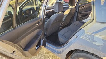 Volkswagen golf 8 tgi - 11