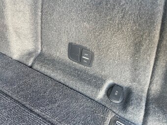 AUDI  Q7.  3.0 TDi  180 kW - 11