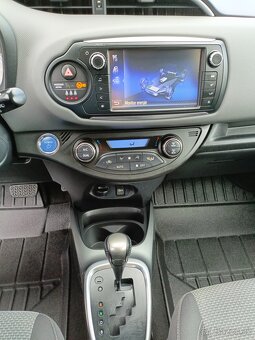 Toyota Yaris Hybrid 2016 FACELIFT AUTOMAT - 11