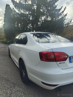 Volkswagen Jetta 2.0tdi Highline - 11