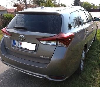 Predám Toyota Auris Tourning Sports 1,6 Valvelmatic - 11