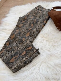 Dámske 3/4 nohavice s hadím vzorom, 36 - 11