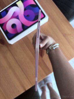 Apple IPad Air 4th generation 64gb WiFI - 11