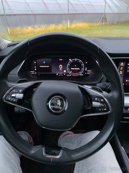 Škoda Octavia IV 110kw/combi/virtual/koža/panorama/tazne - 11