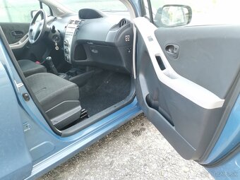 Toyota Yaris II, 1,3i, 64 kw, - 11