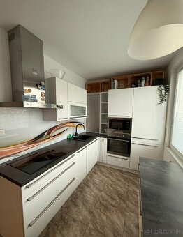 Znížená cena_príjemný, premyslený a veľký 3 izbový byt - 11