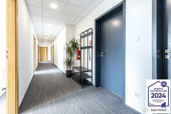 Reprezentatívna kancelária, DUETT I Námestie osloboditeľov - 11