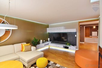 Rodinný dom 5 -izbový  , 330m2 pre náročného klienta na poze - 11