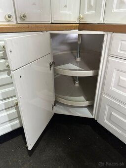 Moderná kuchynská linka so spotrebičmi - 11