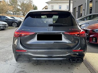 Mercedes-Benz C 63 AMG - 11