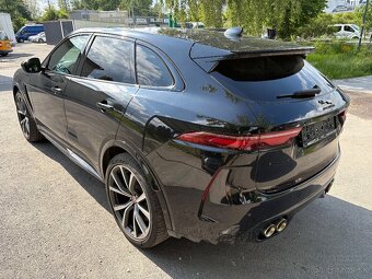 Jaguar F-pace SVR - 11