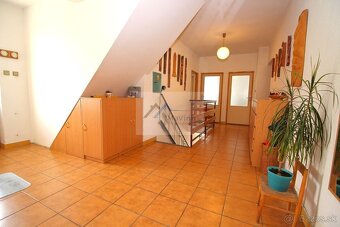 PREDAJ 6 izb DOM s garažou a pozem.1273 m² PARTIZÁNSKE - 11