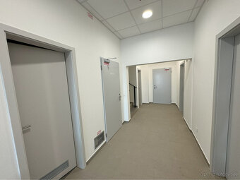 Prenájom nového skladového priestoru 1879 m² vrátane kancelá - 11