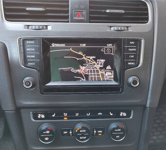 VW Golf Variant 2.0 TDI 150k Comfortline - 11