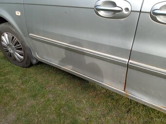 Kia carnival ex - 11