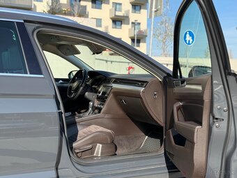 Predam Volkswagen Passat 2.0 Bitdi 176kw 4-motion - 11