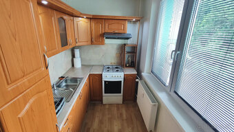 Voľný ihneď.... Vyhľadávaný 1 izbový byt s balkónom blízko c - 11
