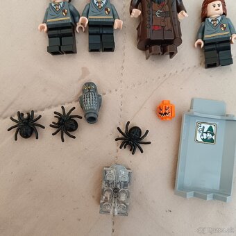 LEGO 4738 Harry z roku 2010 Potter Hagridova chatrč 3. vydan - 11