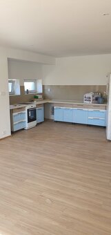 POLYFUNKČNÝ 4. podlažný objekt, 242,7m2, Sídlisko II., PO - 11