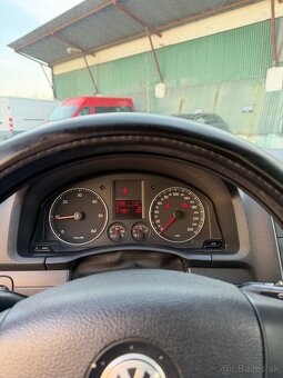 Volkswagen VW Golf 5 - 11