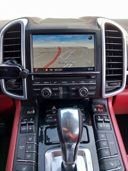Porsche Cayenne 3.0 D 193Kw - 11