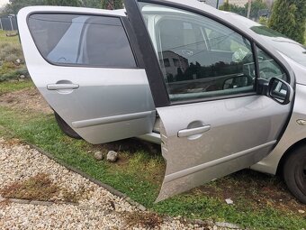 Peugeot 307 kožený interiér - 11