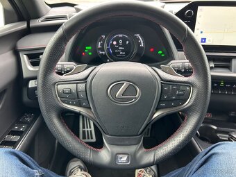 Lexus UX 250h F Sport Design FWD - 11