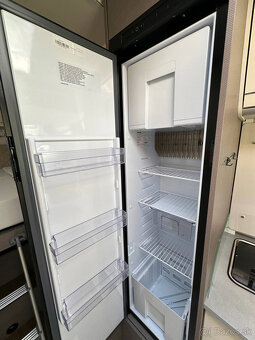 nový karavan Etrusco T 7300 SB 4-miestny - 11