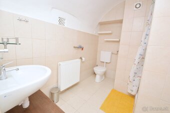 Predaj 1i byt v Zichyho kúrii v centre obce Rajka - 11