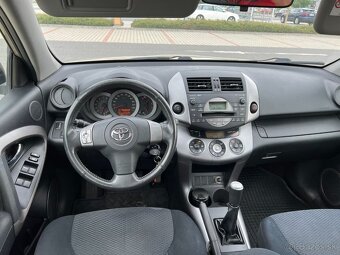 Toyota RAV4 2.0i 112kw 4x4 1. maj. koup. ČR TZ - 11