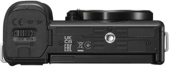 Predám úplne nový Sony ZV-E10 plus grip - 11