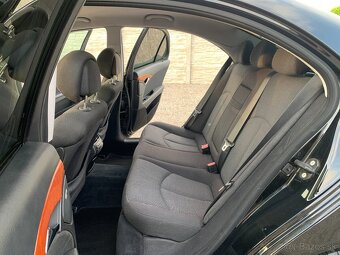 MERCEDES-BENZ E TRIEDA SEDAN 220 CDI ELEGANCE - 11