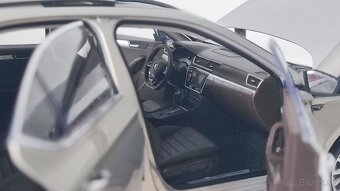 Škoda Superb 1:18 - 11
