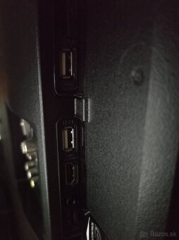 Toshiba Smart TV 48" - 11