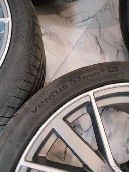 4ks orig. Alu disky Audi 5x112 r22 pneu 7mm 285/35 r22 - 11